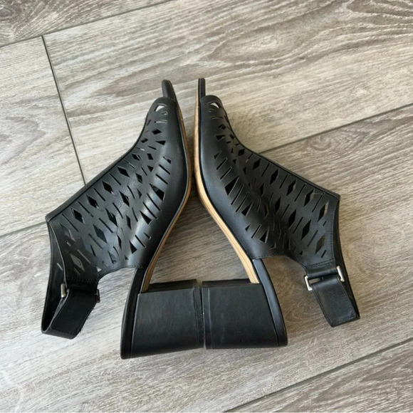 Karl Lagerfeld Hillary Laser Cut Black Leather Sandals - Picture 7 of 13